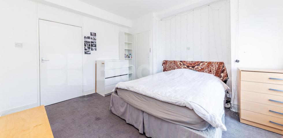 			4/5 BED IN CAMDEN!, 4 Bedroom, 1 bath, 1 reception Flat			 Crowndale Road , CAMDEN